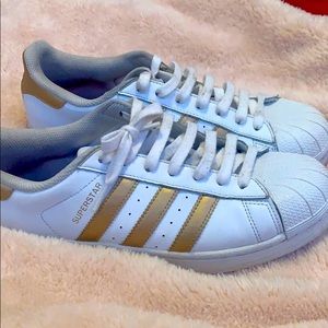 gold Adidas superstars